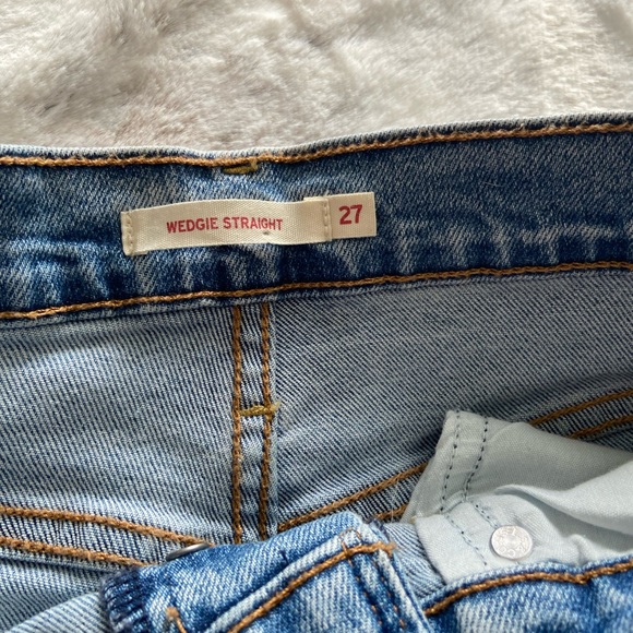 Levi’s Strauss Wedgie Straight light blue distressed size 27 - Picture 4 of 6